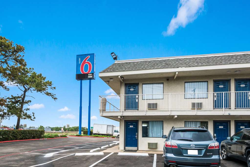 Motel 6 Irving - thumb 2