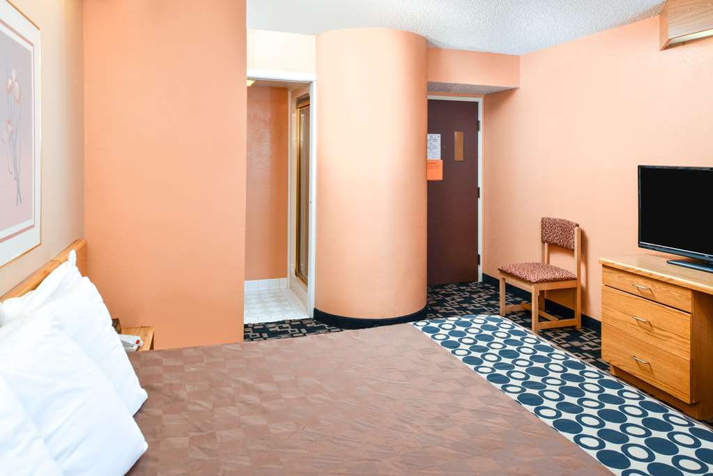 Americas Best Value Inn - thumb 7