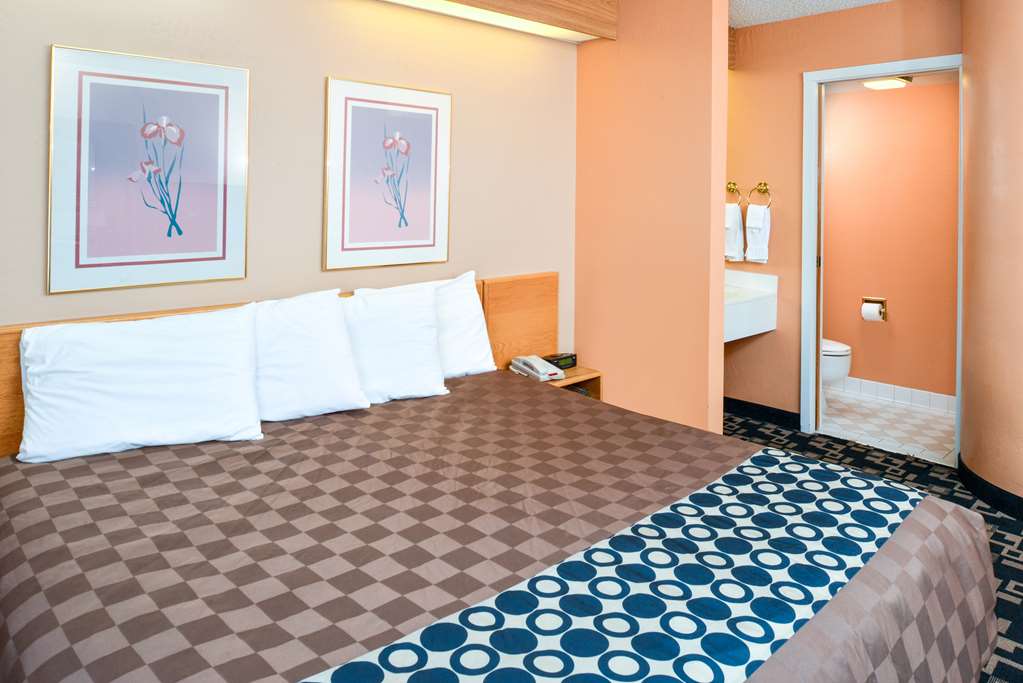 Americas Best Value Inn - thumb 8