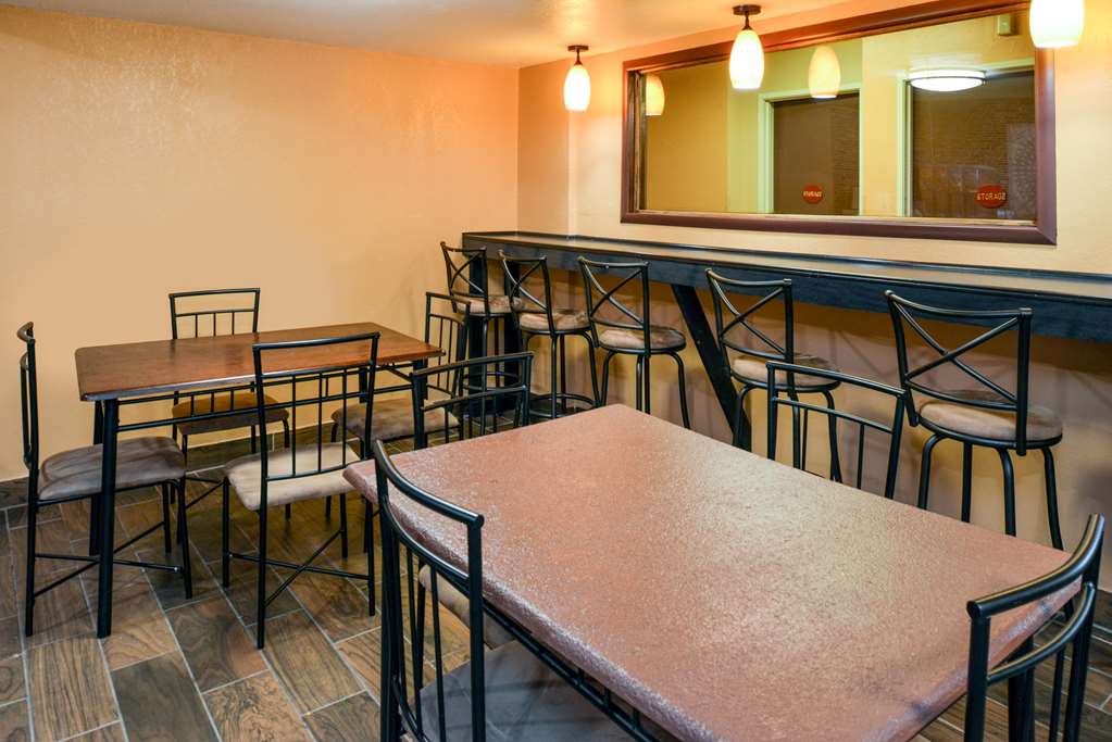 Americas Best Value Inn - thumb 16