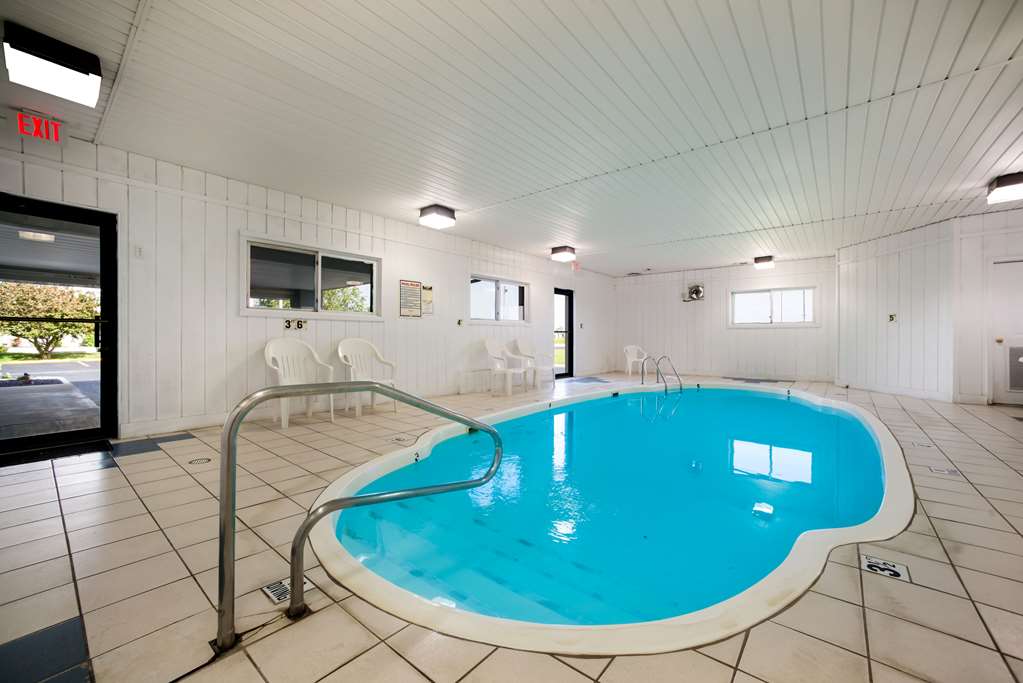 Ramada By Wyndham Effingham - thumb 10