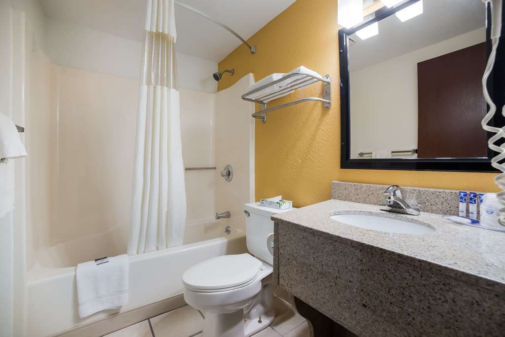 Ramada By Wyndham Effingham - thumb 11