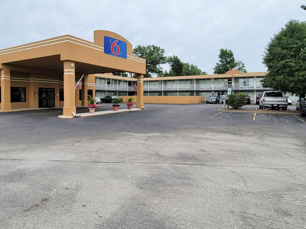 Studio 6 Effingham IL - thumb 1