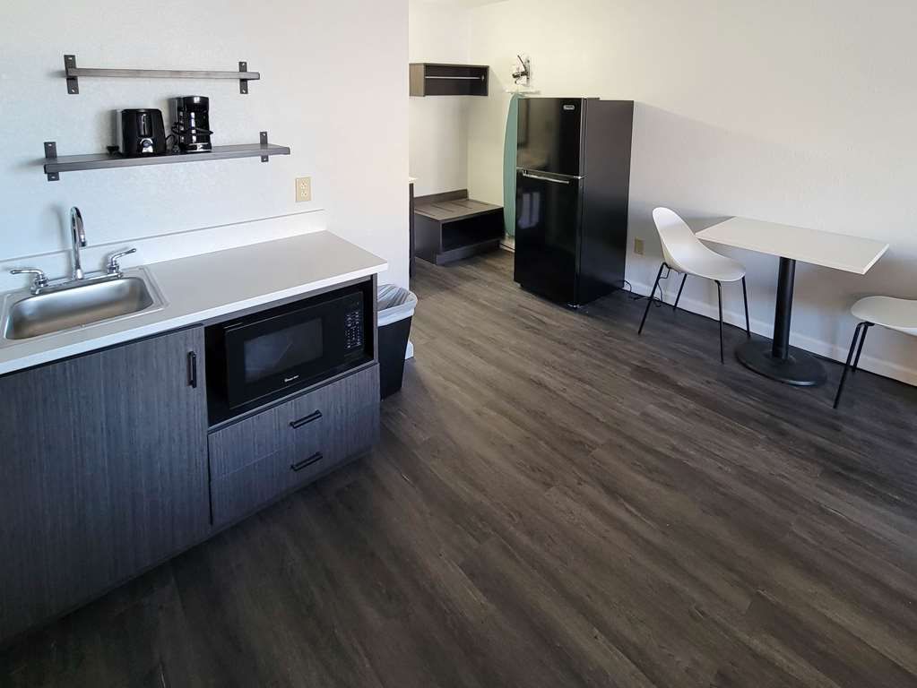 Studio 6 Effingham IL - thumb 3