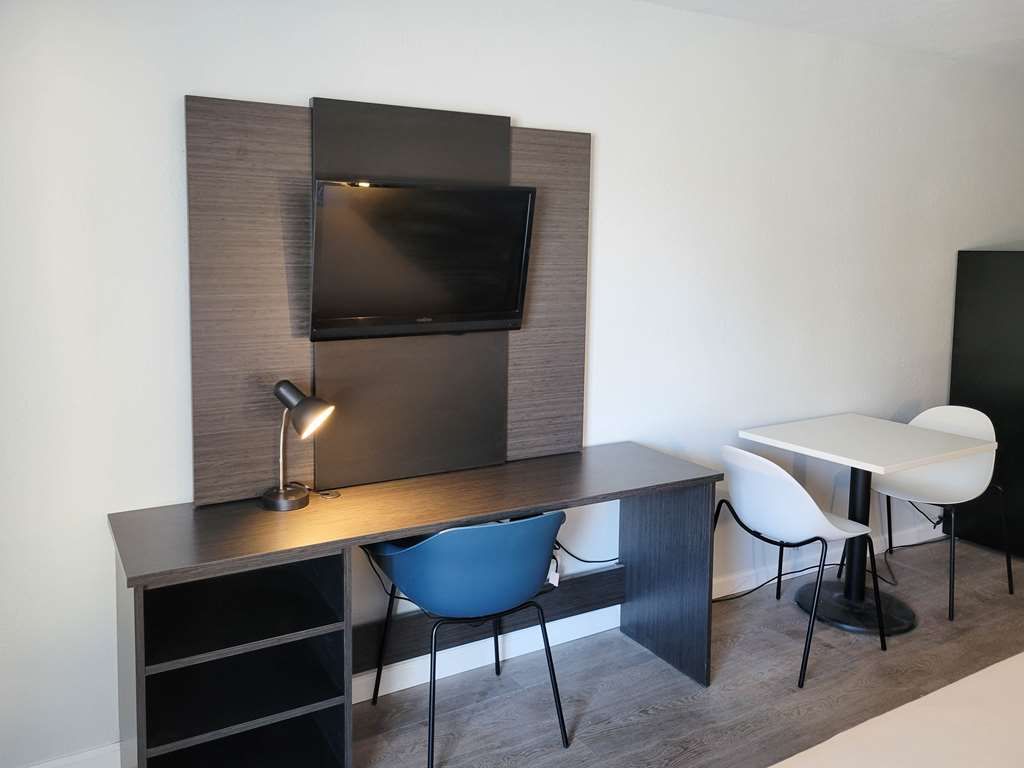 Studio 6 Effingham IL - thumb 12