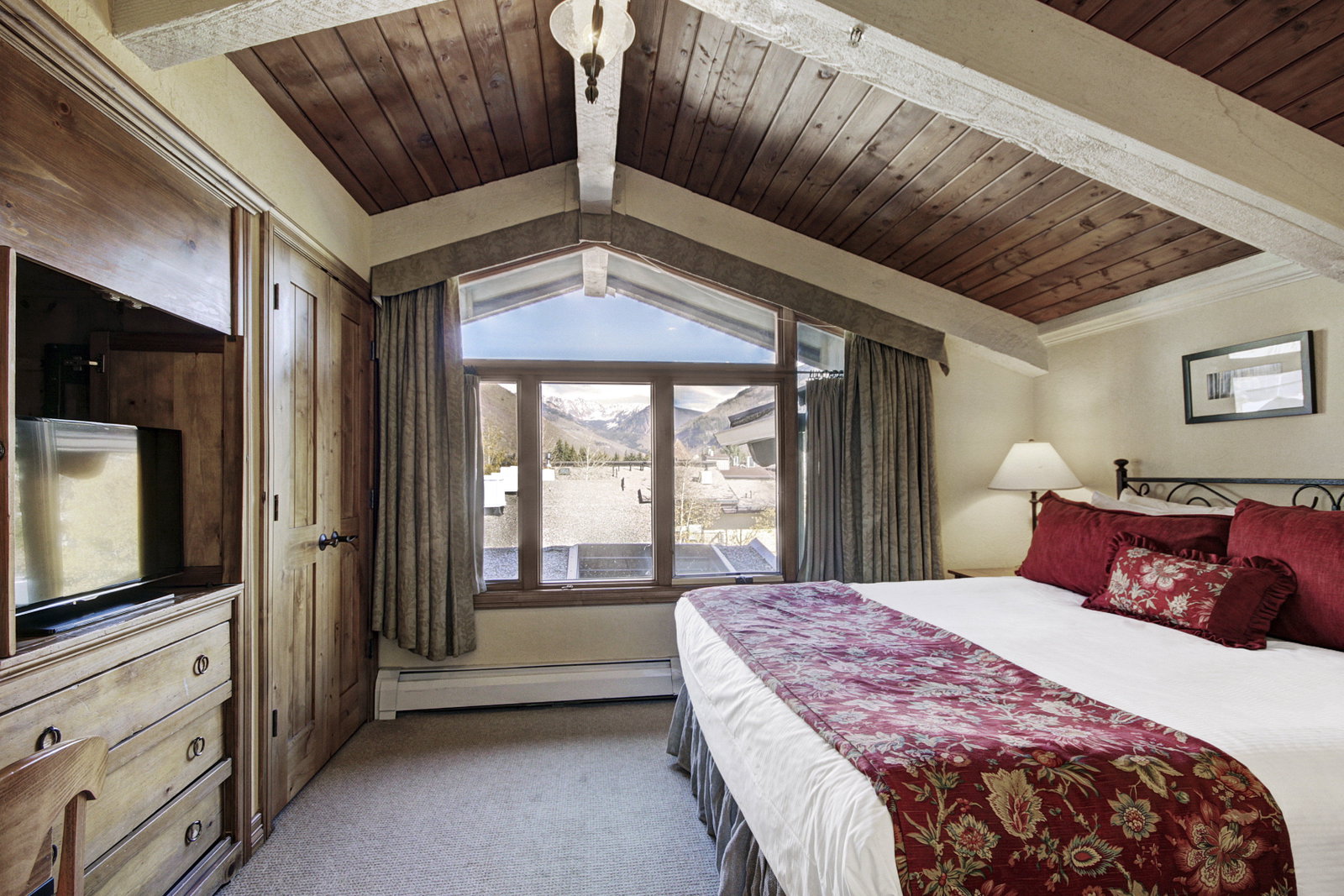 The Lodge At Vail - thumb 10