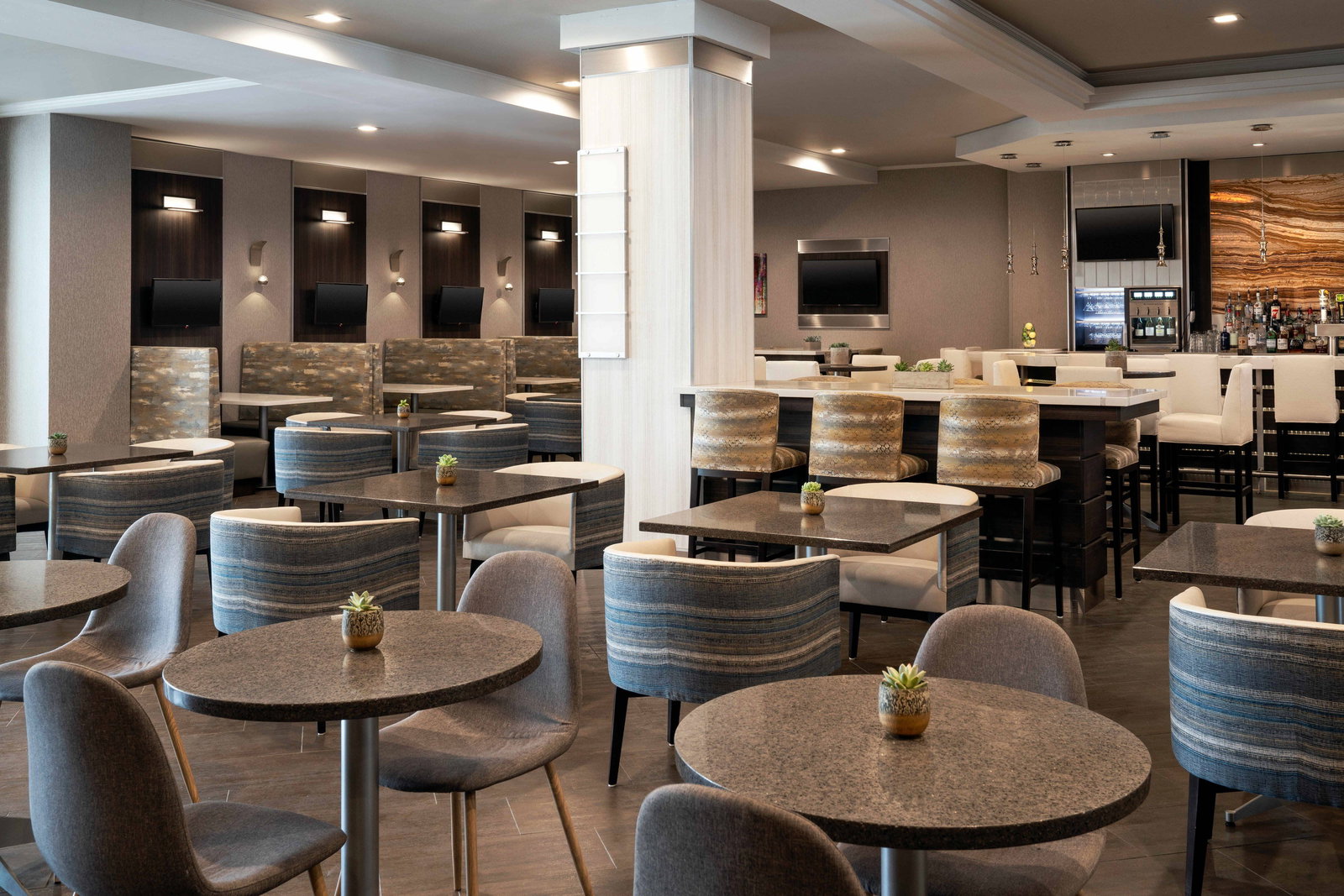 Visalia Marriott - thumb 9