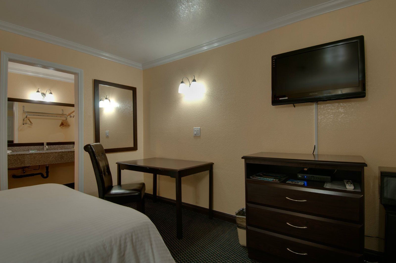 Vagabond Inn San Pedro - thumb 12