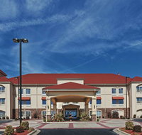 La Quinta Inn  Suites Searcy - Accommodation New York