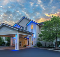 Holiday Inn Express  Suites Brattleboro - Accommodation New York