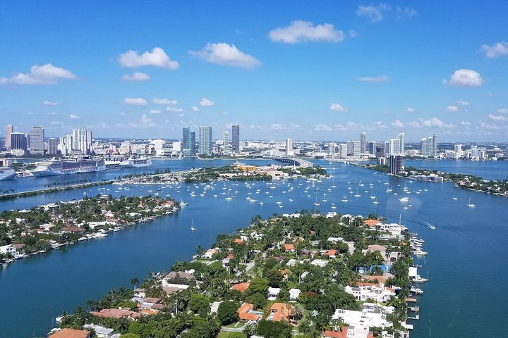 Miami Boat Tour - Discover Biscayne Bay  Celebrity Island Homes 90Min