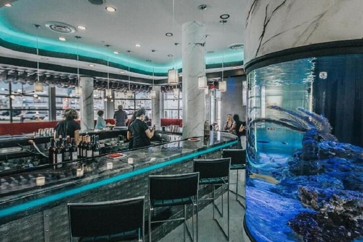 Streamline Hotels' Monthly Themed Hop-on Hop-off Comedy Bar Crawl