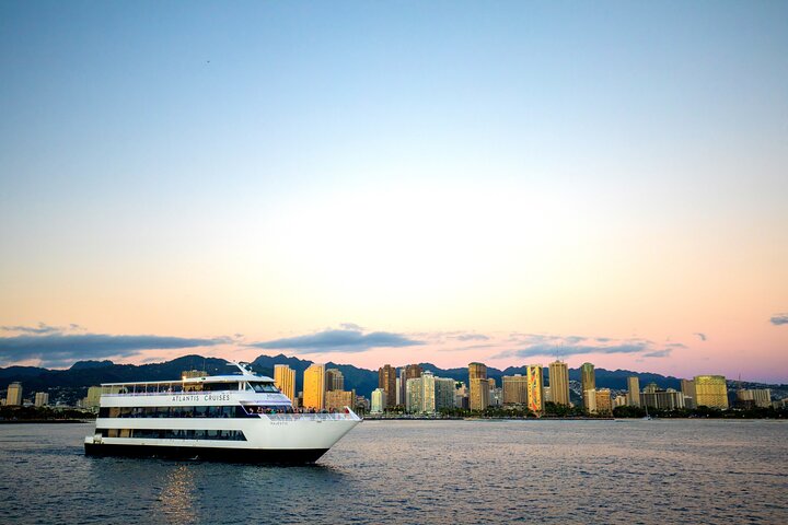 Waikiki Sunset Cocktail Cruise Aboard The Majestic By Atlantis Cruises - thumb 4