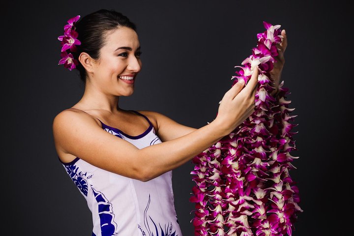 Candy Airport Lei Greeting (Maui, Kahului Airport, OGG) - thumb 1