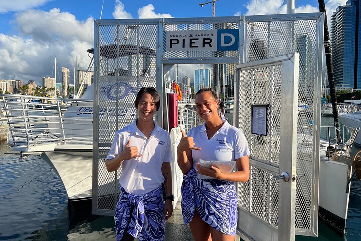 Waikiki Whale Watching And Hula Entertainment - thumb 1