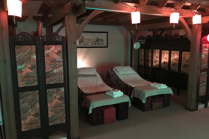VIP 60 Minute Couples Massage - thumb 1