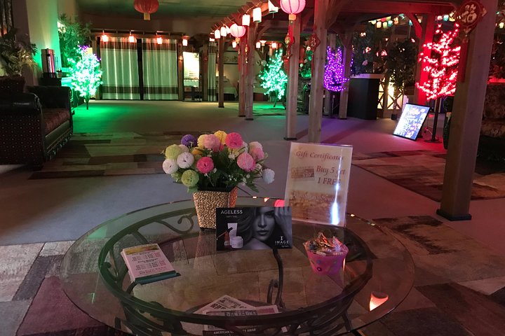 VIP 60 Minute Couples Massage - thumb 3