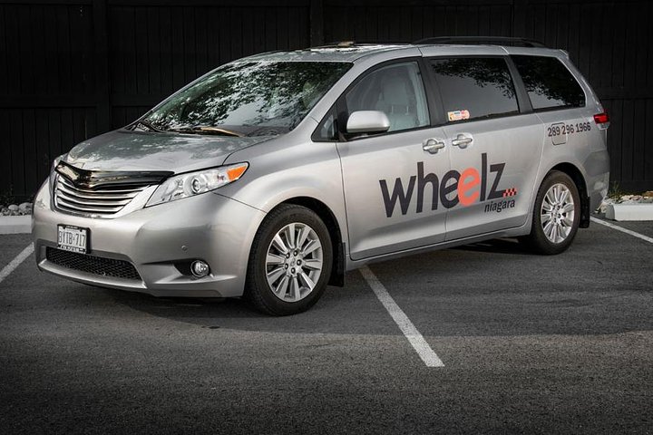 ROUNDTRIP Ground Transfer Buffalo Niagara Int Airport (BUF)-Niagara Falls Canada - thumb 1