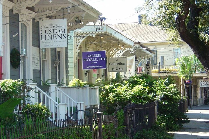 Garden District, Cemetery And Commander's Palace Lunch Walking Tour - thumb 2